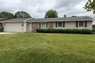 553 Delwiche Rd, Green Bay, WI 54302 - Photo 1