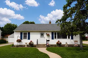 403 Dakota St, Oshkosh, WI 54902 - Photo 1