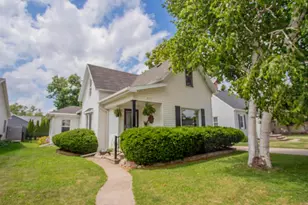 817 Dove St, Oshkosh, WI 54901 - Photo 1