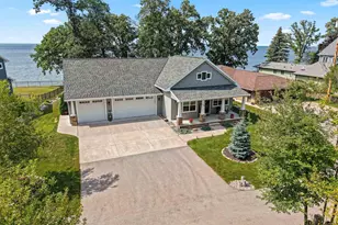 5011 Edgewater Beach Rd, Green Bay, WI 54311 - Photo 1