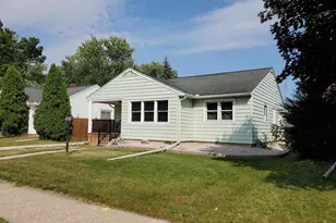 121 N Seymour St, Fond du Lac, WI 54935 - Photo 1