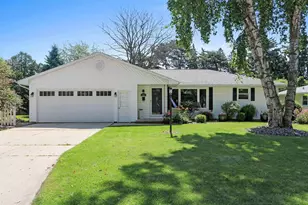 1421 Argonne Dr, Green Bay, WI 54304 - Photo 1