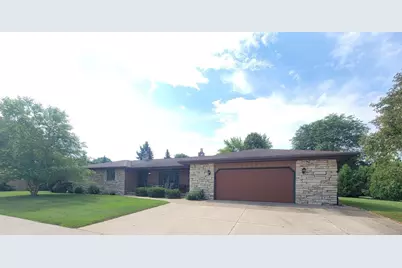 1101 E Meadow Grove Boulevard, Appleton, WI 54915 - Photo 1