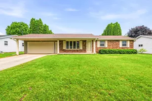 519 Robert Ln, Green Bay, WI 54311 - Photo 1