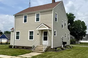 628 Roosevelt St, Waupun, WI 53963 - Photo 1