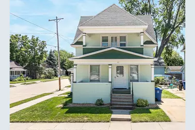 23 E Melvin Avenue, Oshkosh, WI 54901 - Photo 1
