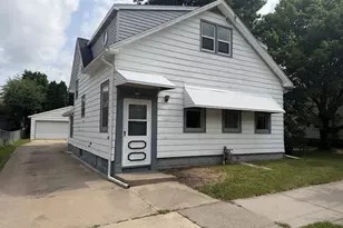 928 Harney Ave, Oshkosh, WI 54901 - Photo 1