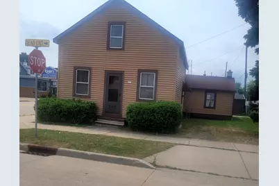 601 W 7th Avenue, Oshkosh, WI 54902 - Photo 1