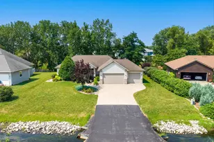 1337 Brooks Ln, Oshkosh, WI 54904 - Photo 1