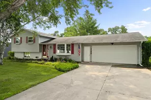 1138 Anchor Dr, Green Bay, WI 54313 - Photo 1
