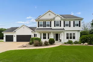 2809 Pine Ridge Rd, Oshkosh, WI 54904 - Photo 1