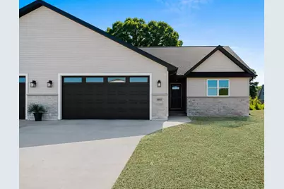 1837 London Road, Green Bay, WI 54311 - Photo 1