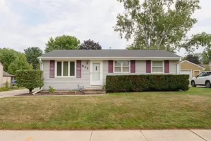 825 Stony Brook Ln, Green Bay, WI 54304 - Photo 1