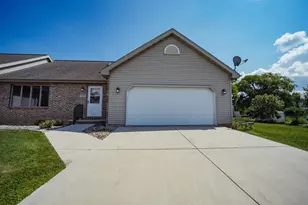 188 E Pioneer Rd, Fond du Lac, WI 54935 - Photo 1