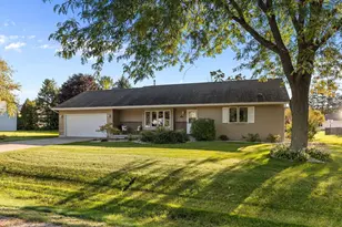 1270 Snowdon Dr, Oshkosh, WI 54904 - Photo 1
