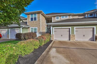 422 Riverpointe Drive #6 - Photo 1