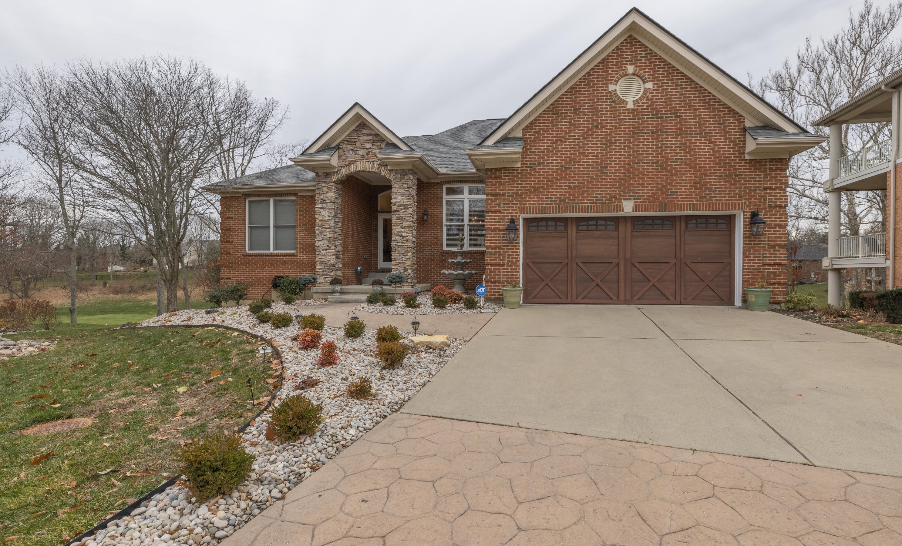 844 Keeneland Green Dr, Hamilton KY  41091-8016 exterior