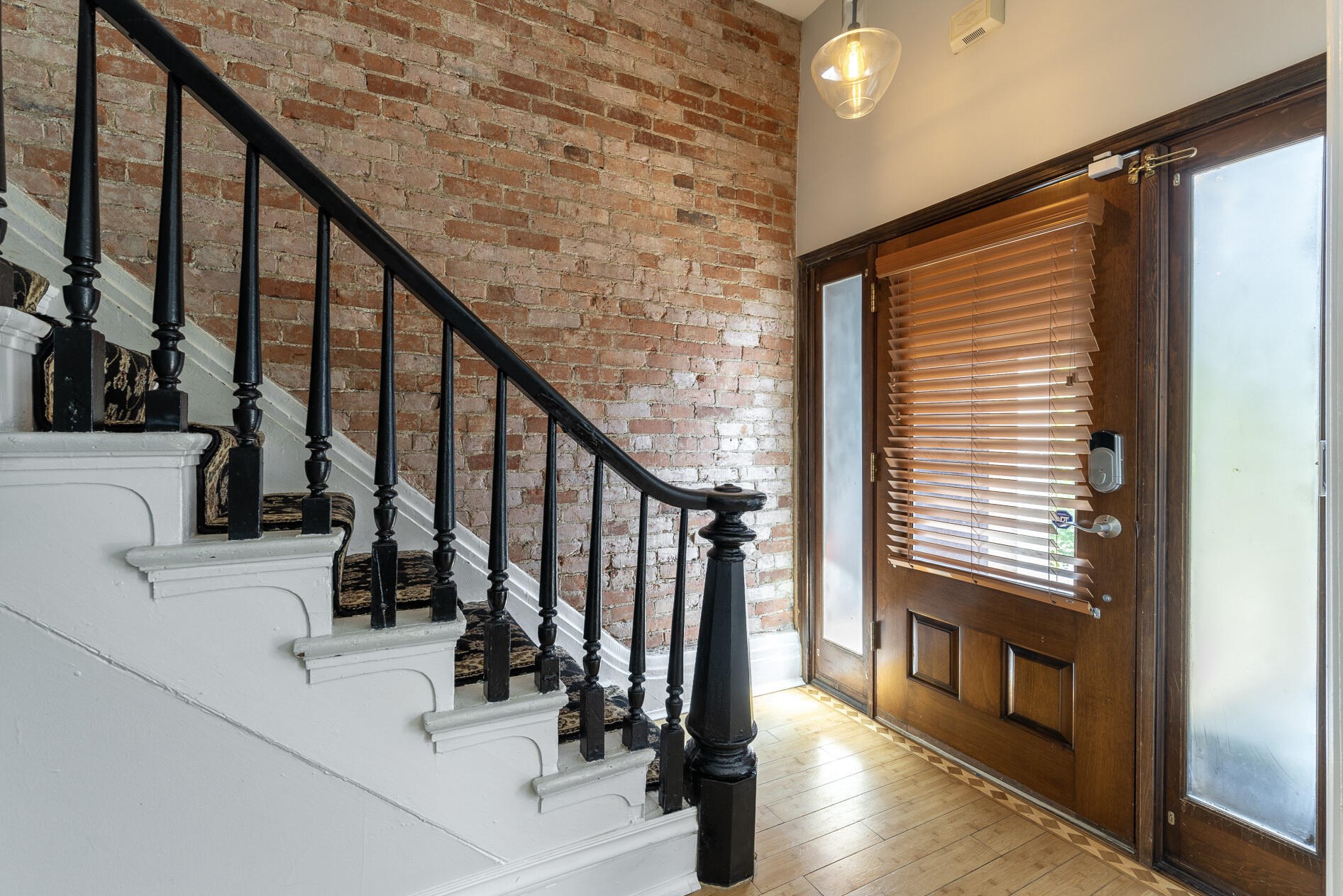 1003 Russell St, Covington KY  41011-3052 exterior