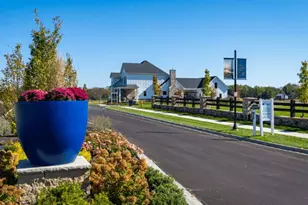 1560 Brenden Ct, Hebron, KY 41048 - Photo 3