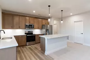 528 Tristan Ln, Florence, KY 41042 - Photo 7