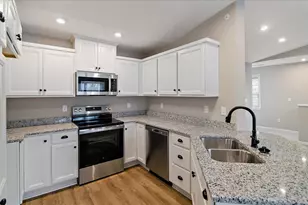 554 Foxhill Dr, Crescent Springs, KY 41017 - Photo 3