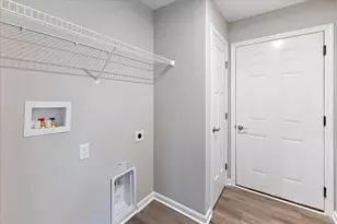 560 Foxhill Dr, Crescent Springs, KY 41017 - Photo 17