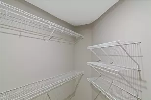 556 Foxhill Dr, Crescent Springs, KY 41017 - Photo 13