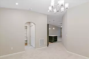 556 Foxhill Dr, Crescent Springs, KY 41017 - Photo 7