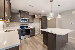 562 Foxhill Dr, Crescent Springs, KY 41017 - Photo 5