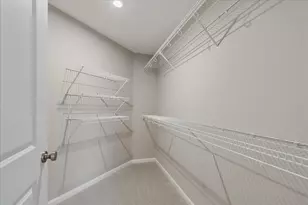 562 Foxhill Dr, Crescent Springs, KY 41017 - Photo 17