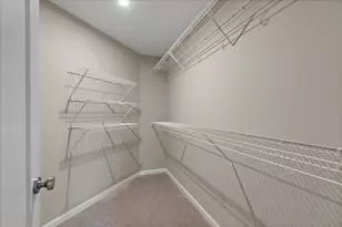 564 Foxhill Dr, Crescent Springs, KY 41017 - Photo 17