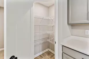 550 Foxhill Dr, Crescent Springs, KY 41017 - Photo 5