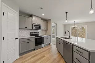 510 Foxhill Dr, Crescent Springs, KY 41017 - Photo 7