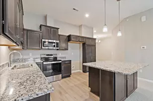 566 Foxhill Dr, Crescent Springs, KY 41017 - Photo 5