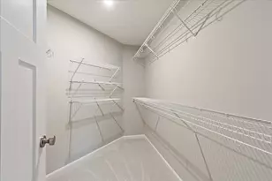 566 Foxhill Dr, Crescent Springs, KY 41017 - Photo 17