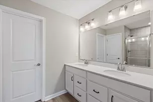 540 Foxhill Dr, Crescent Springs, KY 41017 - Photo 17