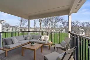 532 Foxhill Dr, Crescent Springs, KY 41017 - Photo 5