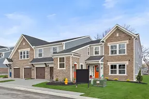 532 Foxhill Dr, Crescent Springs, KY 41017 - Photo 1