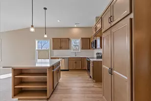 532 Foxhill Dr, Crescent Springs, KY 41017 - Photo 7