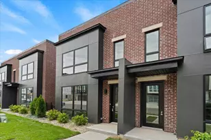 105 W 13th St, Newport, KY 41071 - Photo 1