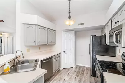 2111 Clareglen Drive #304, Crescent Springs, KY 41017 - Photo 9