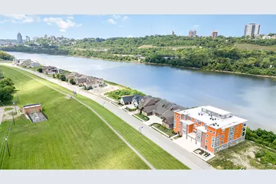 605 Manhattan Boulevard #202, Dayton, KY 41074 - Photo 1