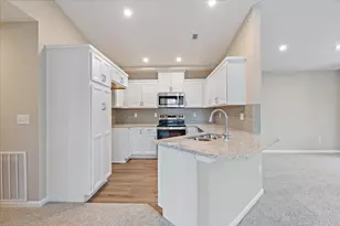 859 Walton Ter Dr, Walton, KY 41094 - Photo 3