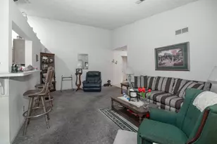 387 Deepwoods Dr, Newport, KY 41076 - Photo 3