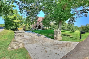 12 Rossmoyne Dr, Crestview Hills, KY 41017 - Photo 3