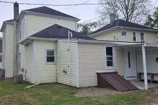 207 E 3rd St, Augusta, KY 41002 - Photo 3