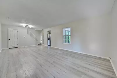 1602 Greens Edge Drive, Florence, KY 41042 - Photo 7