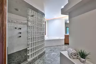 913 Rosewood Dr, Villa Hills, KY 41017 - Photo 25