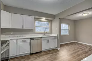 3903 Hunters Green Dr, Florence, KY 41042 - Photo 5