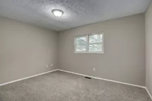 3903 Hunters Green Dr, Florence, KY 41042 - Photo 9